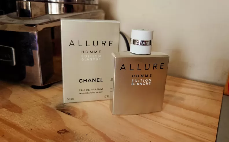 Allure Homme Édition Blanche Eau de Parfum: Subtle Warmth and Elegance