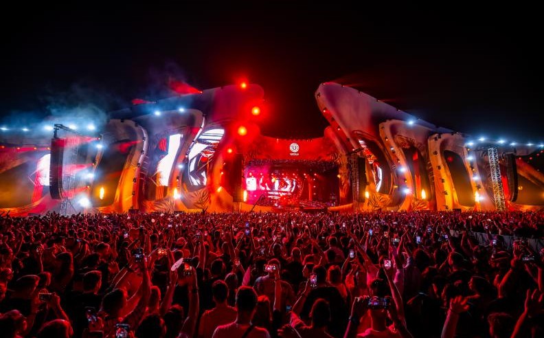 التجربة الموسيقية الضخمة والمستقبلية