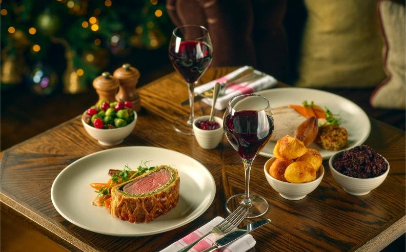 مغارة هامليز ومفاجآت الأعياد الـ 12 في فندق لانغهام