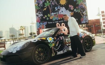 Kasing Lung presents limited art collectible at Icons of Porsche 2025