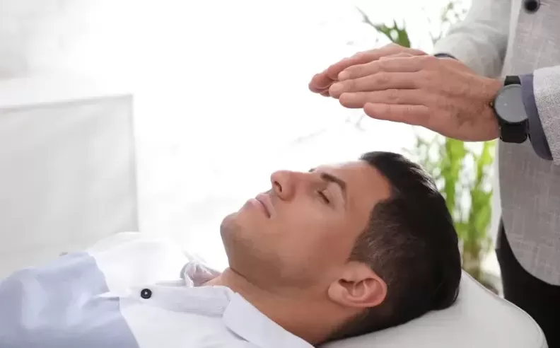 عودة الطب التقليدي بجانب التقنيات الحديثة