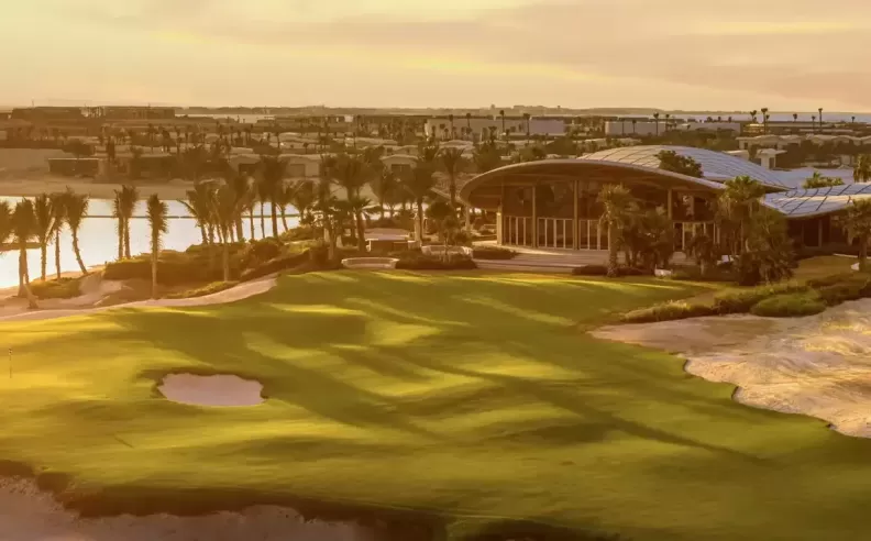 ملعب Shura Links على البحر الأحمر