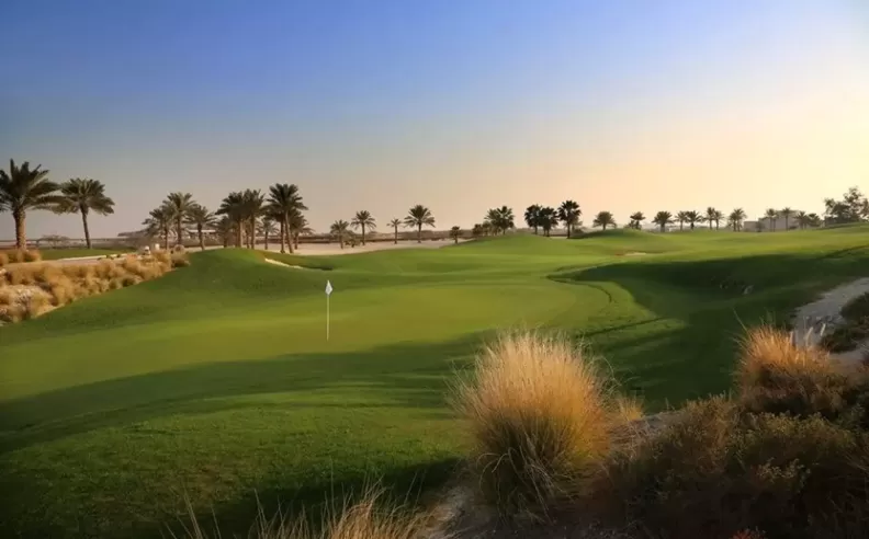 نادي Royal Greens للجولف