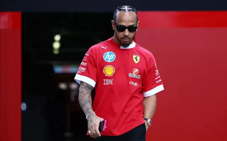 تيشيرت السائقين Replica 2025