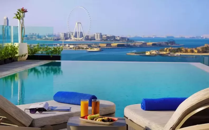 Tumbi Dubai The Palm: Tapestry Collection by Hilton