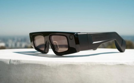 سناب تكشف عن الجيل الجديد من نظارات الواقع المعزز لأول مرة في دولة الإمارات خلال قمة بريدج 2025
