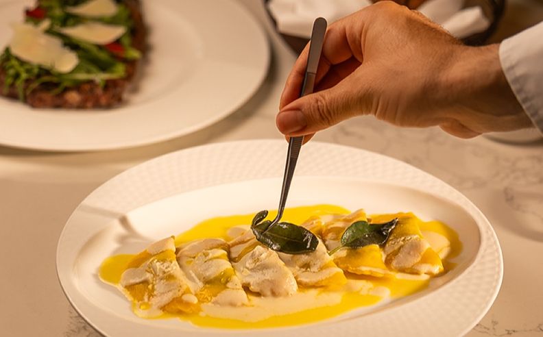 تجربة أورمي أوستيريا: رحلة نكهات إيطالية في قلب دبي