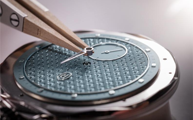 الأيادي الذهبية التي صنعت La Ravenale