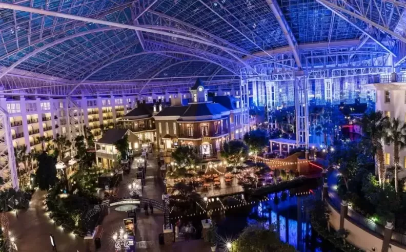 تجربة Gaylord Opryland… منتجع يحتفل بالشهر كله