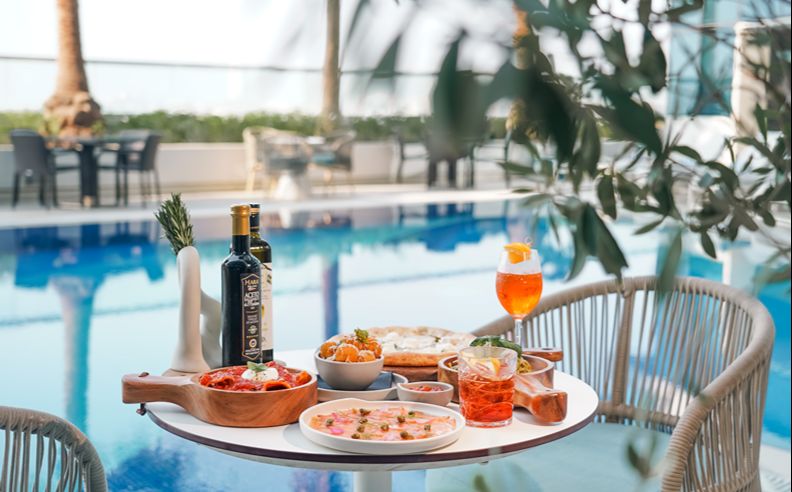 Deck Se7en Dining Experience