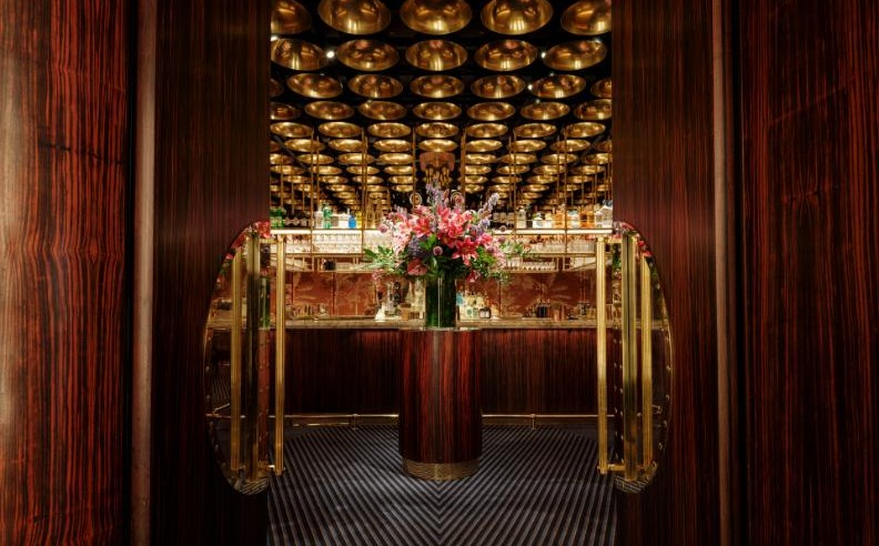 قيادة مشروع إيزابيل مايفير أبوظبي في الضيافة الفاخرة