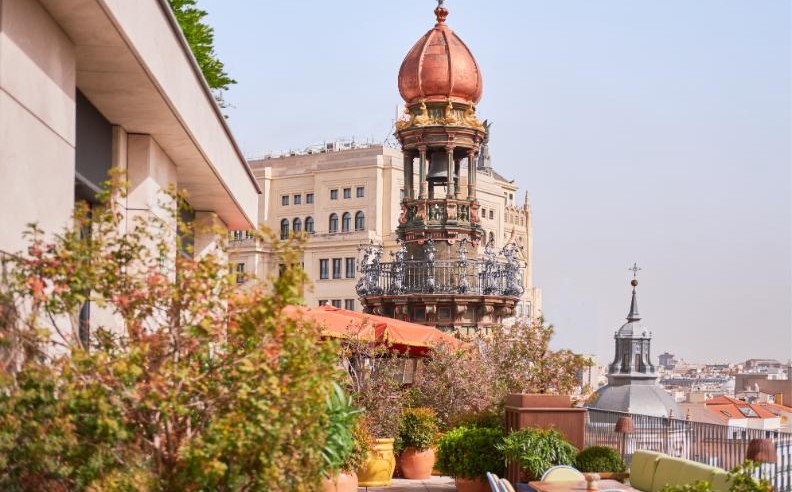 فندق فورسيزونز مدريد يوفر تجربة مقصورة خاصة لمشاهدة المباريات في ملعب لوس بلانكوس لضيوف الأجنحة