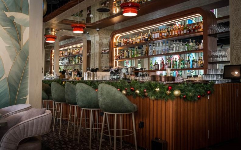 Papagalos Festive Dining in Dubai