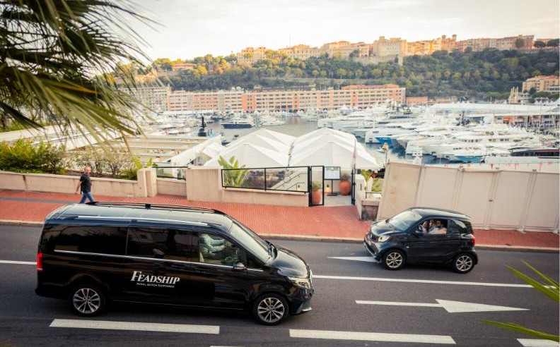 سوق يتماشى مع رؤية 