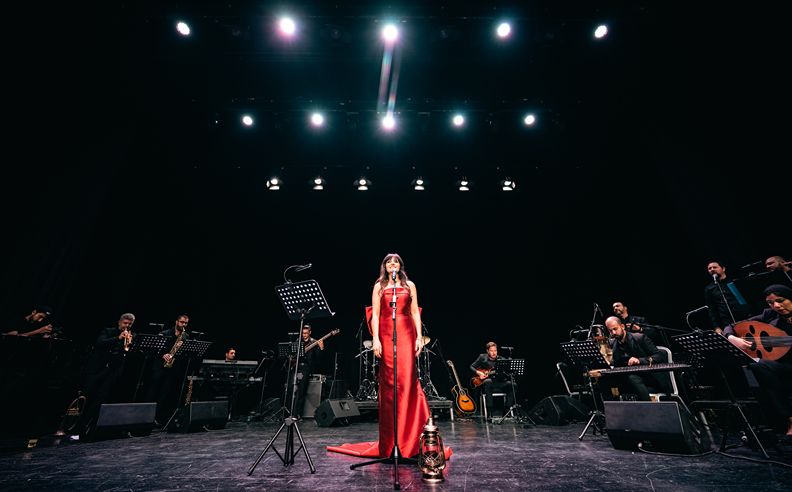 الجذور الفنية لمايا واكد