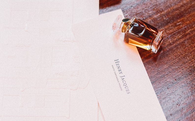 تناغم بين العطر والضيافة الفرنسية