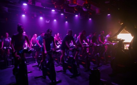 1Rebel  ينقل تجربة النادي الرياضي البوتيكي في دبي إلى أبعاد جديدة مع جلسات تدريب مكثّفة وجو من التآلف والترابط الاجتماعي