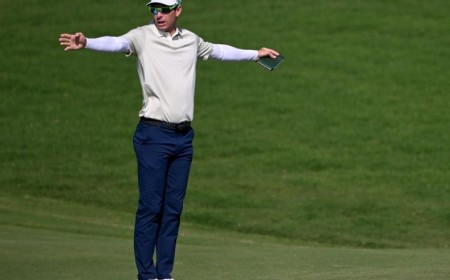 Elvira keeps his cool to lead by two at Dubai Invitational