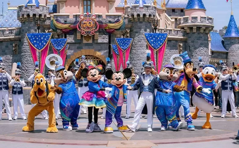 سحر ديزني في كاليفورنيا