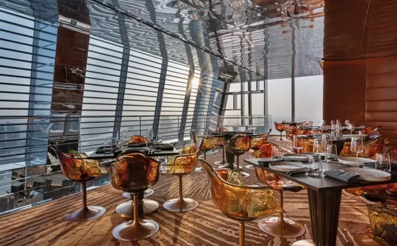 A Bold Rooftop Dining Atmosphere