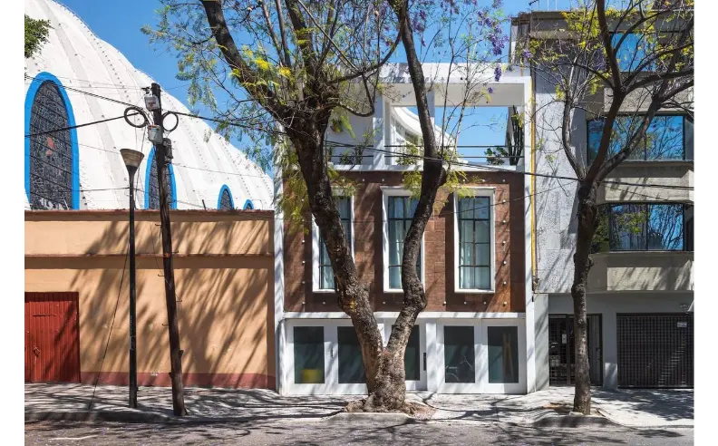 Casa Pani في المكسيك ملاذ معماري أنيق يعيد إحياء روح الستينيات بتجربة إقامة هادئة