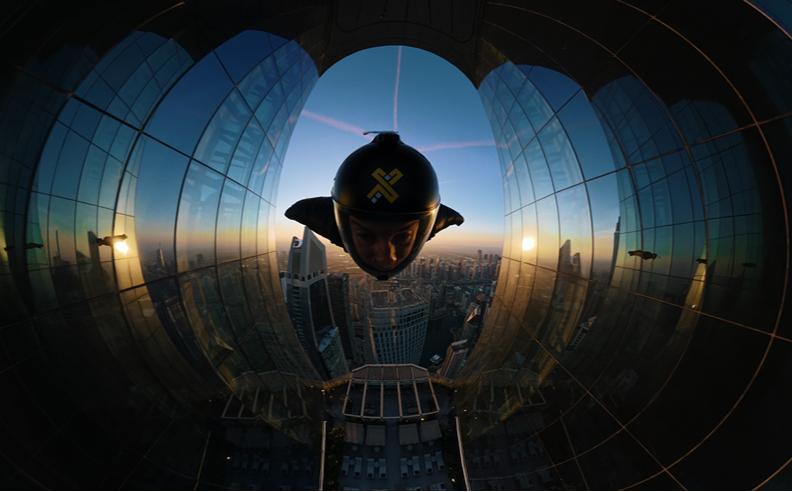 افتتاح سييل دبي مارينا: تجربة فخامة واستعراض جوّي مذهل