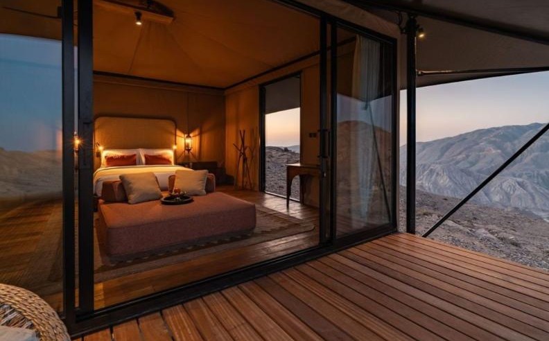 الوصول والأجنحة في بارڤارا