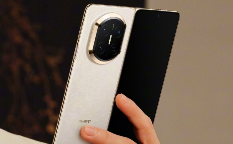 HUAWEI Mate X7: Foldable Phone with Professional Imaging