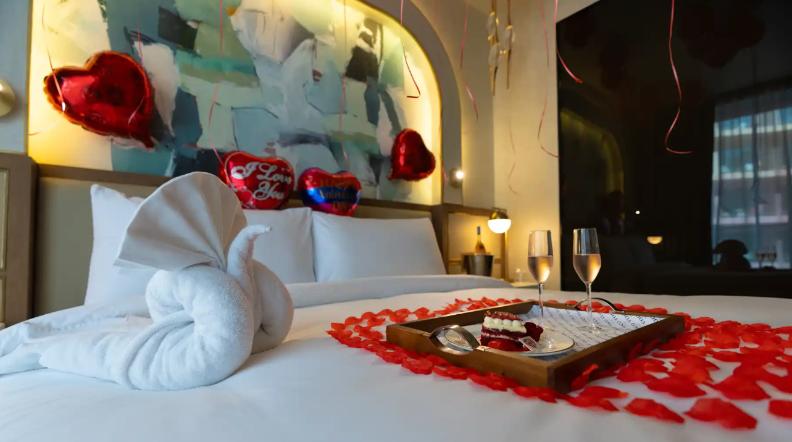 ROMANTIC VALENTINE’S STAYCATION PACKAGE