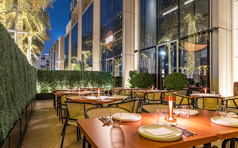 أمسية عيد حب استثنائية مع قائمة فاخرة في مطعم «جونز»