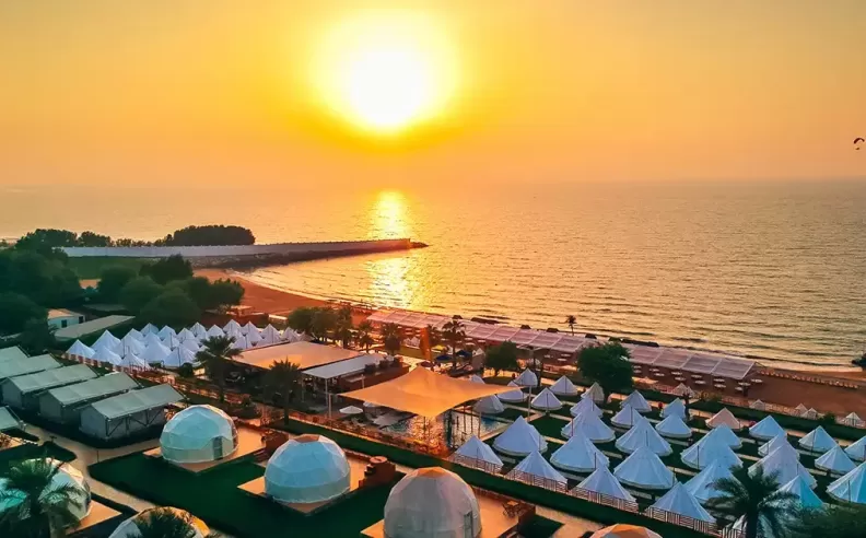 التخييم على الشاطئ بروح هادئة