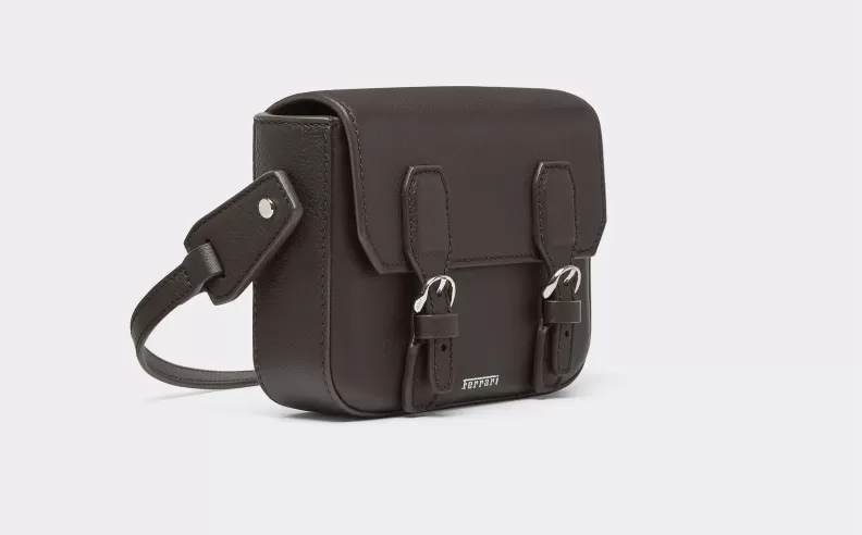 Compact Carry With a Modern Edge