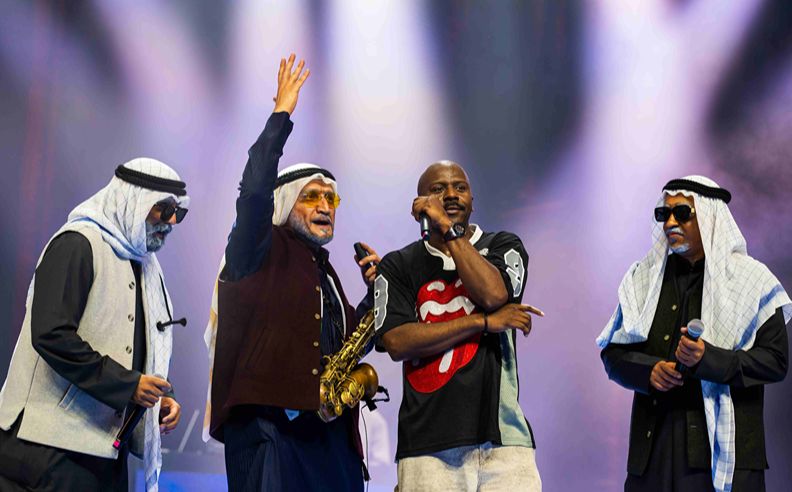 أمسية موسيقية عالمية تحتفي بالتنوّع الفني في القرية العالمية