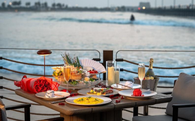 Ilios: Mediterranean Romance from Day to Night