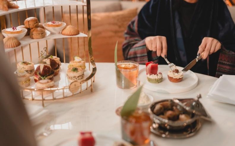 تجارب إفطار وشاي رمضاني في فورسيزونز الرياض