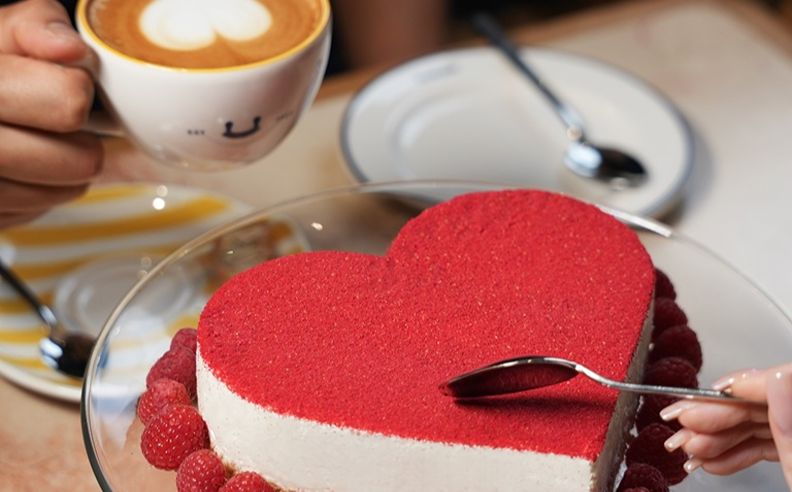 حلويات وتجارب عيد الحب في ياس مول وأبوظبي