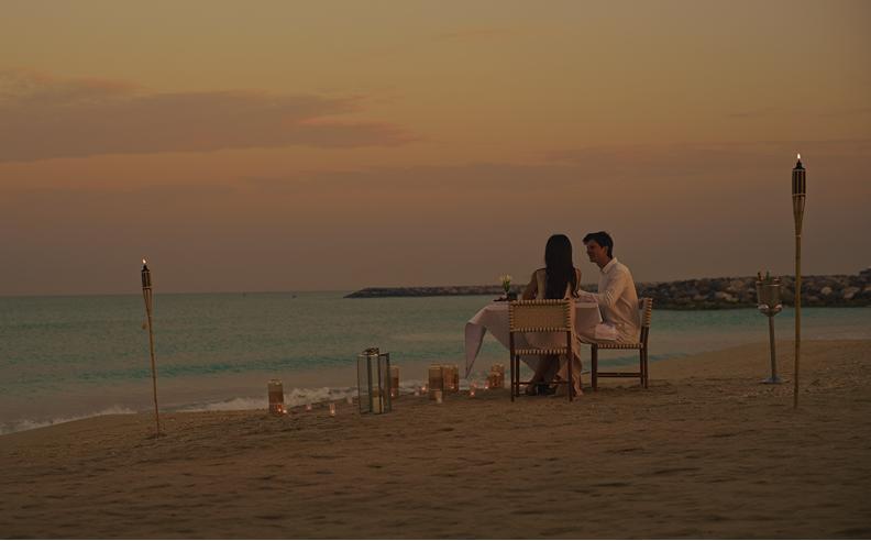 العشاء الرومانسي والسبا وتجارب شاي العصر في سوفيتل شاطئ الحمرا