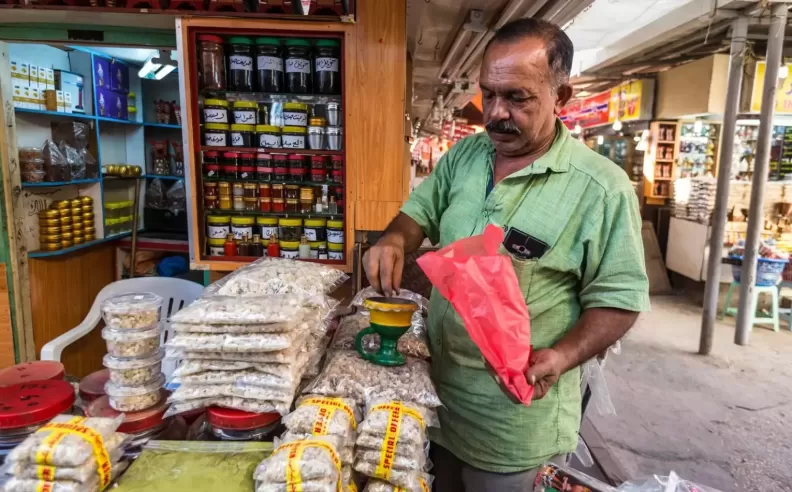 Explore Haffa Souk and the world of frankincense