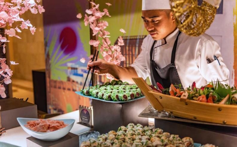 سوق الإفطار الكبير في فندق أوكس دبي