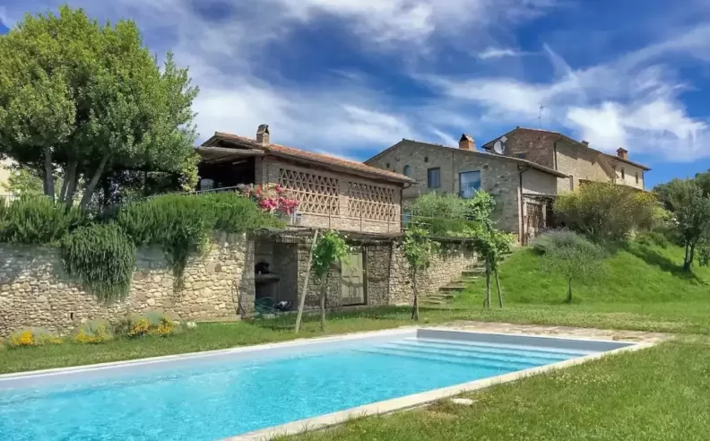 Casa Rosmarino Intimate Warmth with Panoramic Views