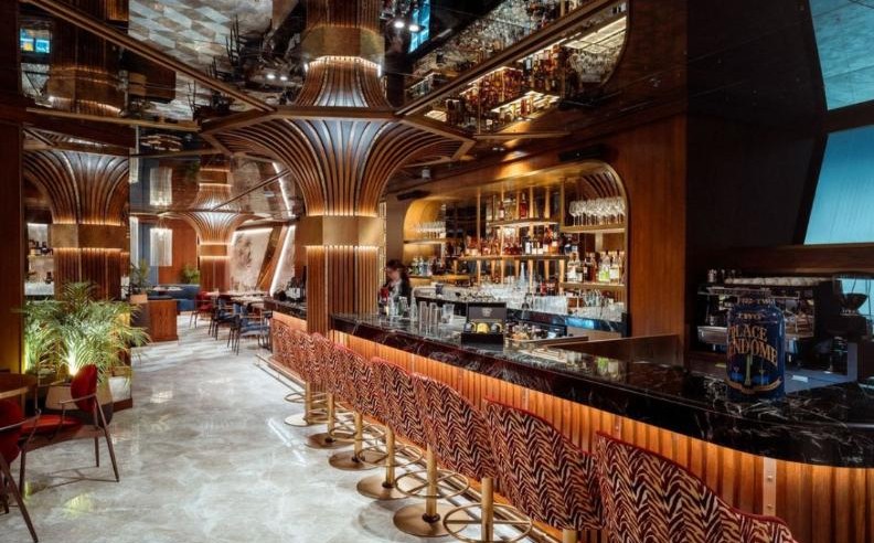 Traffic Hour at Uncut Stay back & Skip The Rush