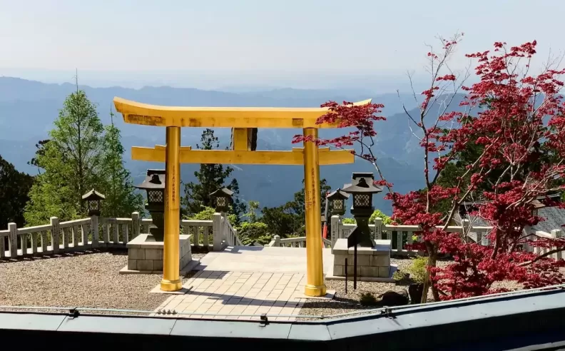 توكاي اليابانية رحلة استثنائية بين طقوس الشاي وحرف اللؤلؤ وصناعة الكمان