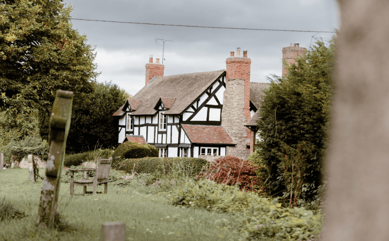 London: where the curtain first rose