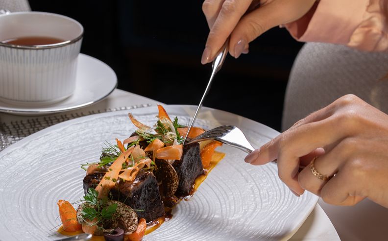 At.mosphere Lounge Dubai: Iconic Dining with Skyline Views