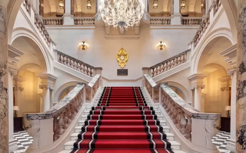 الرفاهية الملكية في Raffles London at The OWO، المملكة المتحدة