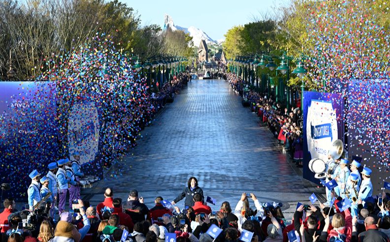 Make-A-Wish Children Explore Disney’s World of Frozen First