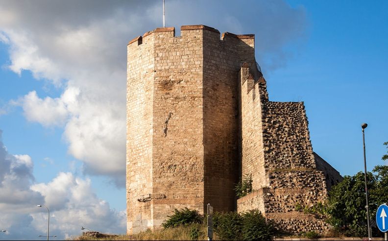 Exploring Yedikule and Samatya: Istanbul’s Historic Neighborhoods and Culinary Heritage